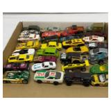 32 Hot Wheels, Matchbox and other vehicles