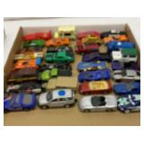 32 Matchbox, Hot Wheels and other vehicles