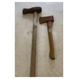 Short handled ax and splitting maul