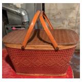 Picnic basket with metal handles