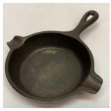 Cast-iron lodge ashtray