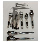 45 piece utensil set
