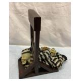 Battery operated skeleton guillotine