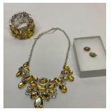 Vtg necklace, bracelet, earring set