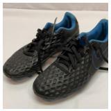 Nike Tiempo soccer cleats.  Size 6.
