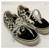 Vans tennis shoes. Size 5 mens