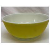 Pyrex 10 inch yellow mixing bowl
