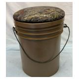Camo swivel hunting fishing bucket