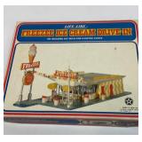 HO building kit. Freezee ice cream drive-in.