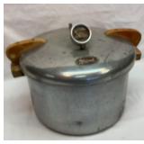 National pressure cooker. No 7