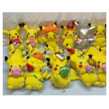 Group of Pokï¿½mon Pikachu plushes.  See desc