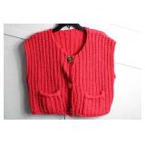 NWOT Knit Vest gold Buttons & pockets, waist lengt