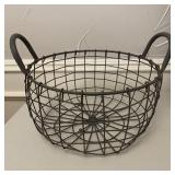 Round Farmhouse Dï¿½cor Wire Basket