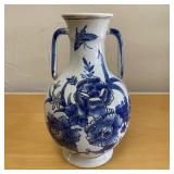 Vintage Blue & White Chinese Decorative Vase