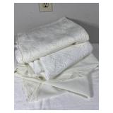 Antique Lace Tablt Cloths