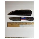 Damascus-Pattern Fixed Blade Knife with Multicolo.