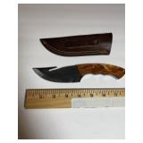 Gut Hook Hunting Knife with Amber Handle & Leatheh