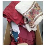 TABLECLOTHS & NAPKINS