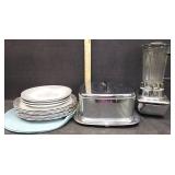 PLATES,CAKE PAN,VTG HAMILTON BEACH BLENDER