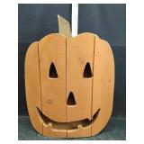 LARGE WOOD YARD PUMPKIN