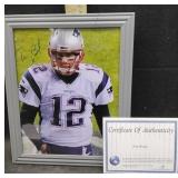 TOM BRADY 8ï¿½10 SIGNED PHOTOGRAPH WITH COA