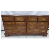 DRESSER WITH 7 DRAWERS