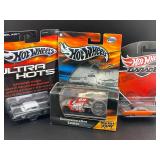3 Hot Wheels Cars: Garage, Ultra Hots +