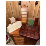 Wall and countertop storage/displays