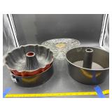 Cake plate and baking pans
