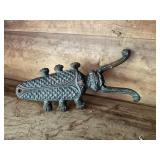 Cast-iron beetle boot jack