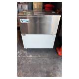 ADVANTCO Milk cooler/dispenser model 17 8MC 34HC.