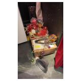 Lot of assorted decor