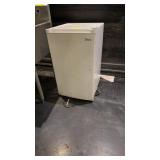 Under counter refrigerator