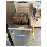 PITCO DEEP FRYER WITH SIDE SPLASHES