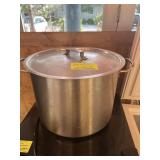 Large pot with lid induction As