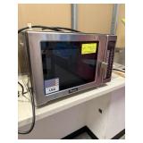 AMANA COMMERCIAL MICROWAVE OVEN