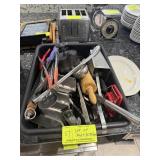 LOT OF ASSORTED KITCHEN SUPPLIES