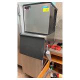 Koolaire Ice Machine with bin works perfectly