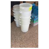 11 6 quart food storage containers