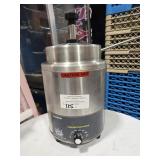 Carnival King 382RWS35 3.5 Qt. Warmer with Pump