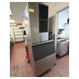 Hoshizaki KM 650 air cooled ice machine