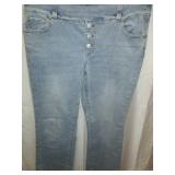 DG2 10 Petite Jeans