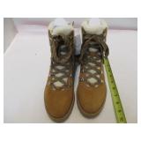 Womens Boots Leather, Fur Lined Lands End size 6