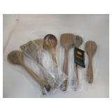 Set Wooden Kitchen Tools - Spoons etc.