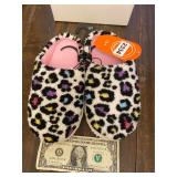 New Wonder Nation girls slippers size 13/1
