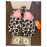 New Wonder Nation girls slippers size 4/5