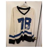 New No Boundaries menï¿½s jersey size M