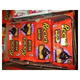 BOX LOT REESE'S CHOCO LAVA BIG CUPS BB:8/25-12/25