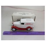 ERTL Die-Cast 1:25 1932 Panel Delivery Bank