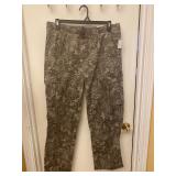 New No Boundaries men's camo cargo pants size L